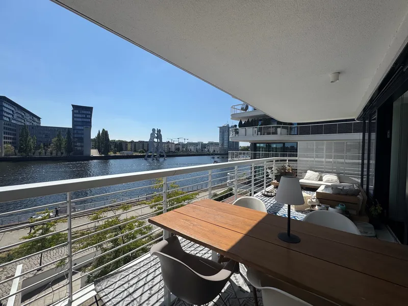 Exklusive 3-Zimmer-Wohnung mit Terrasse und einem spektakulären Spreeblick im WAVE Berlin — photo 1